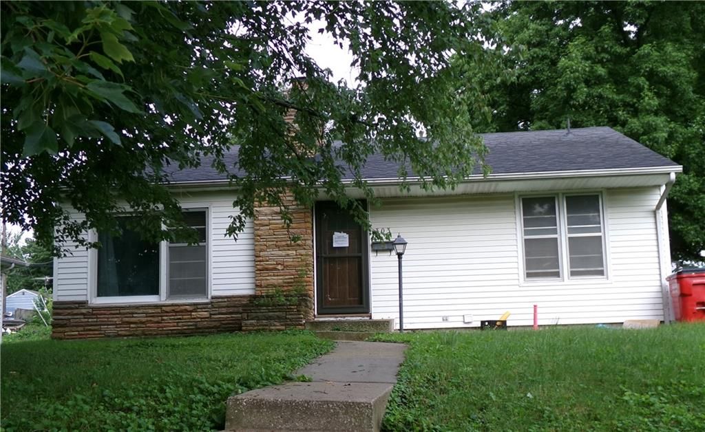 303 S 27th St, Lexington, MO