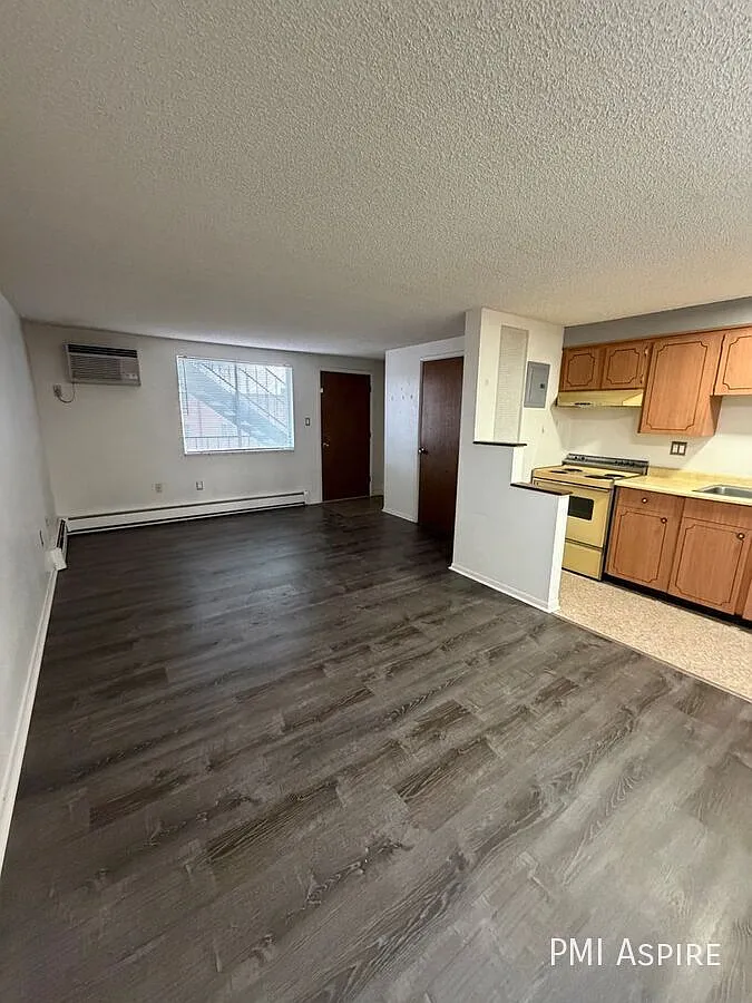 Charming 1bed 1 ba -Englewood Living Near South Broadway & Local Favorites — Photo 2