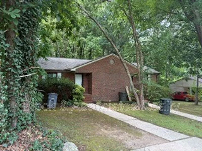 858 Mark Ave