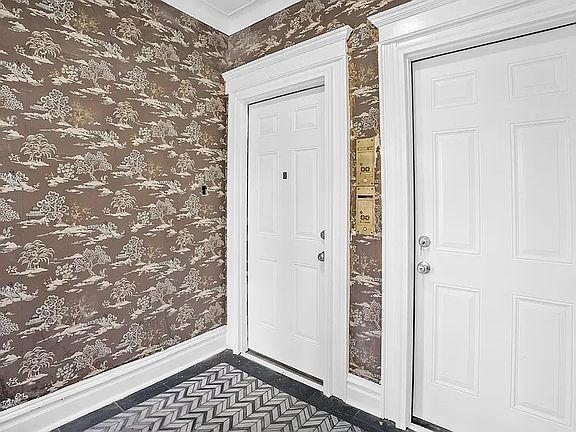 3rd image of 506 Avenue A Floor 1
