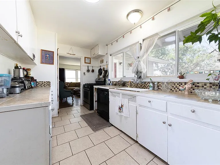 936 Cheatham St — Photo 7