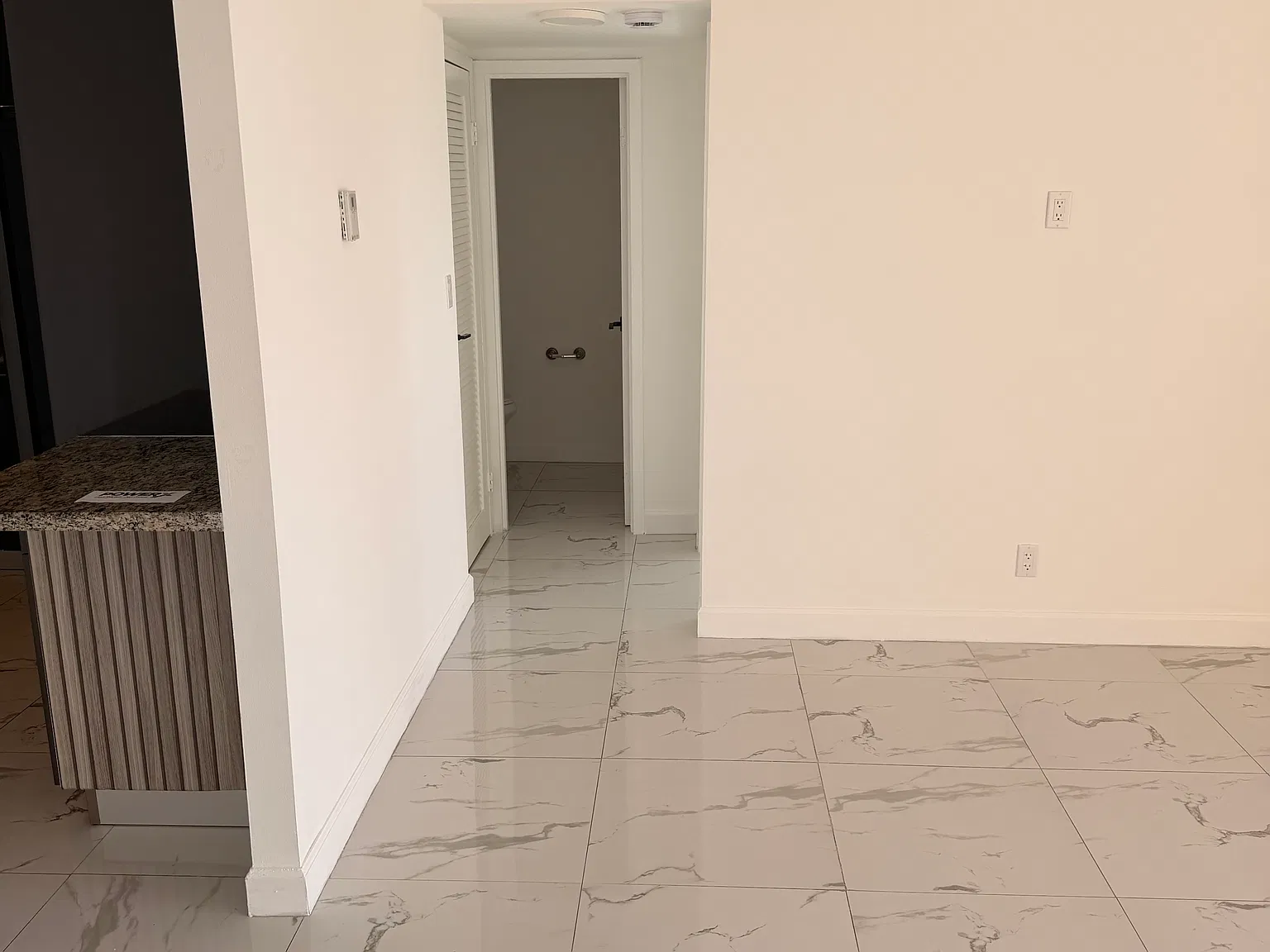 1 bed, 1.5 bath, 895 sqft, $2,000 — Photo 4