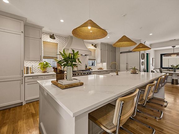 4th image of 5110 Loch Lomond Dr