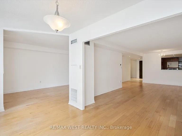 225 Davenport Rd #503 — Photo 12