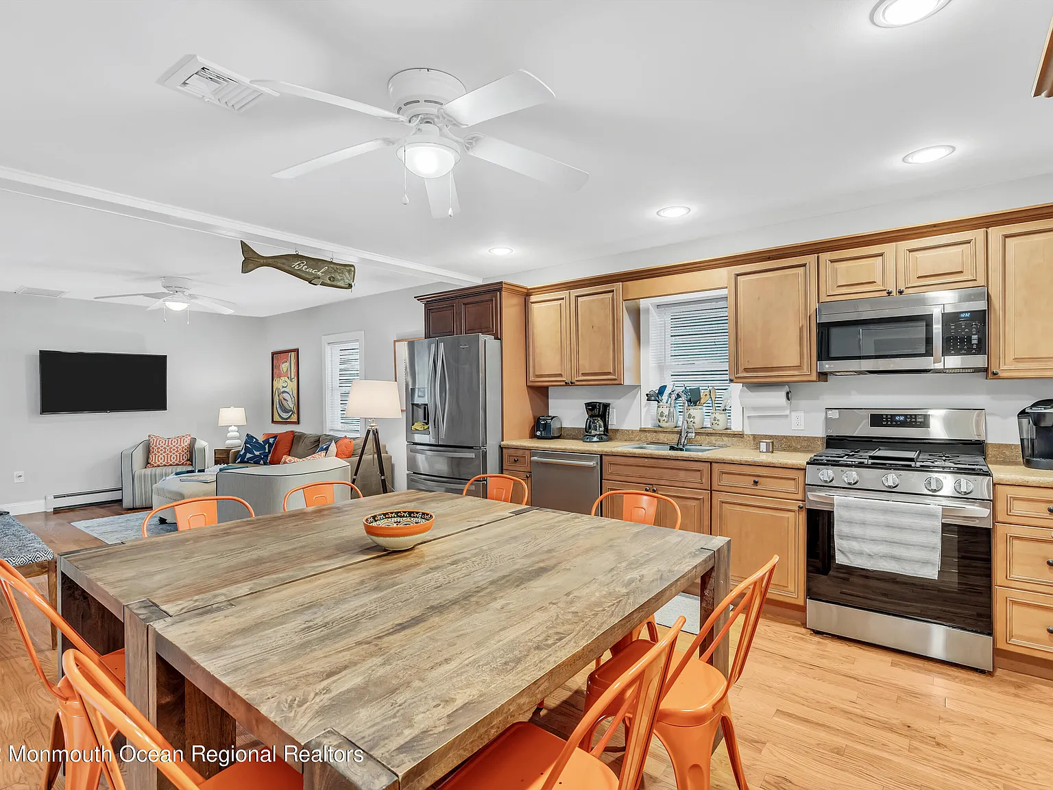 7 bed, 1976 sqft, $4,500 — Photo 2