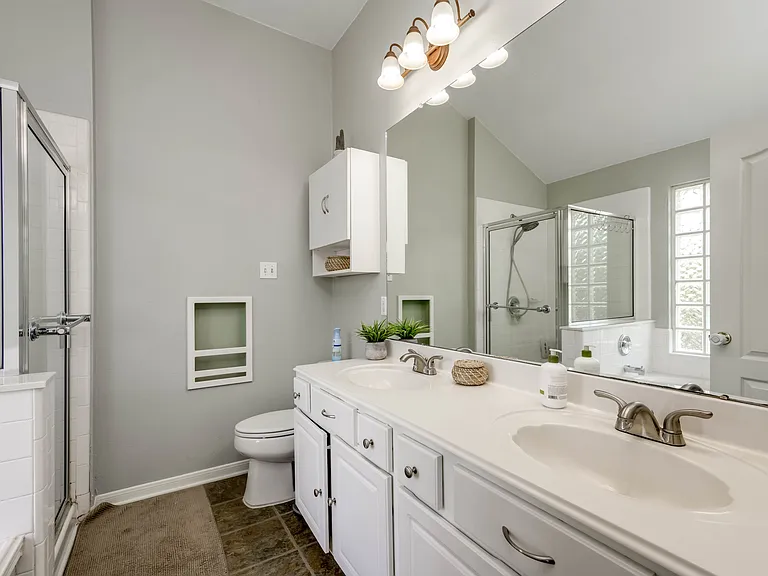 3625 Hawk Ridge St — Photo 22