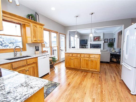 3rd image of 10602 Cleveland Ave