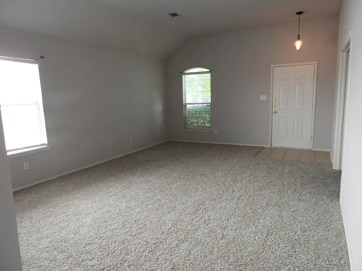 Building Photo - 9132 Harrisburg Ln