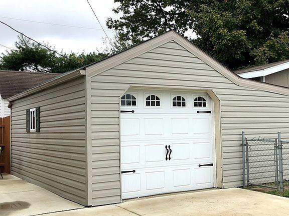 4th image of 341 Piatt Ave
