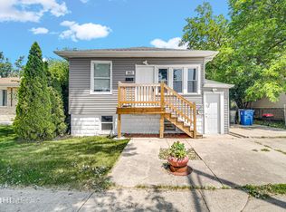 910 E 155th St, Phoenix, IL 60426