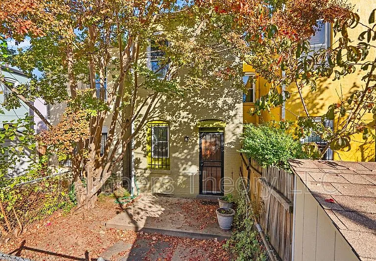 1309 Emerald St NE — Photo 27