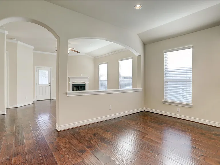 606 Sabinal St — Photo 12