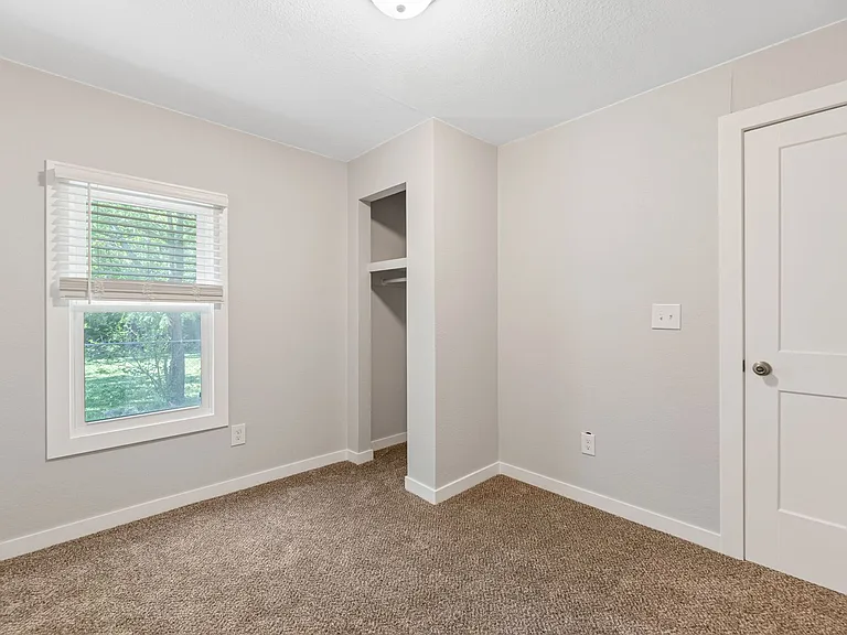 429 N Piatt Ave — Photo 8