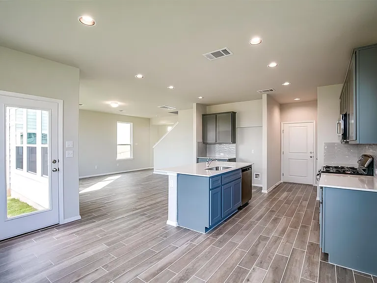 212 Stein Rd — Photo 14