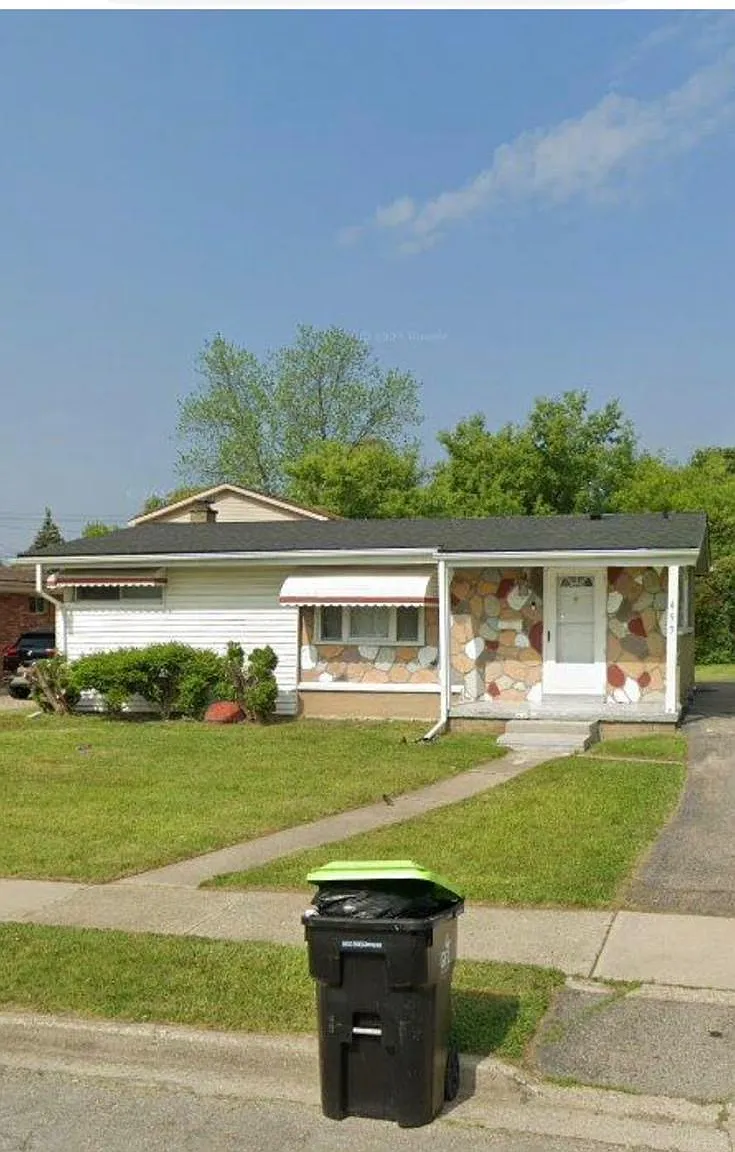 3 bed, 956 sqft, $1,550 — Photo 2