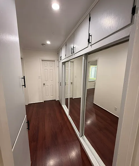 515 Thompson Ave #B — Photo 7