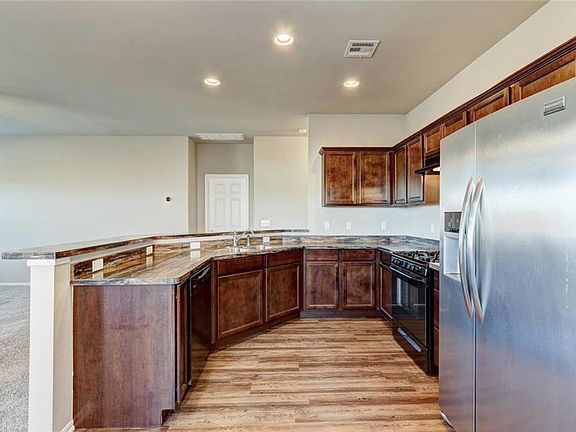 3rd image of 2824 Cider Mill Ln