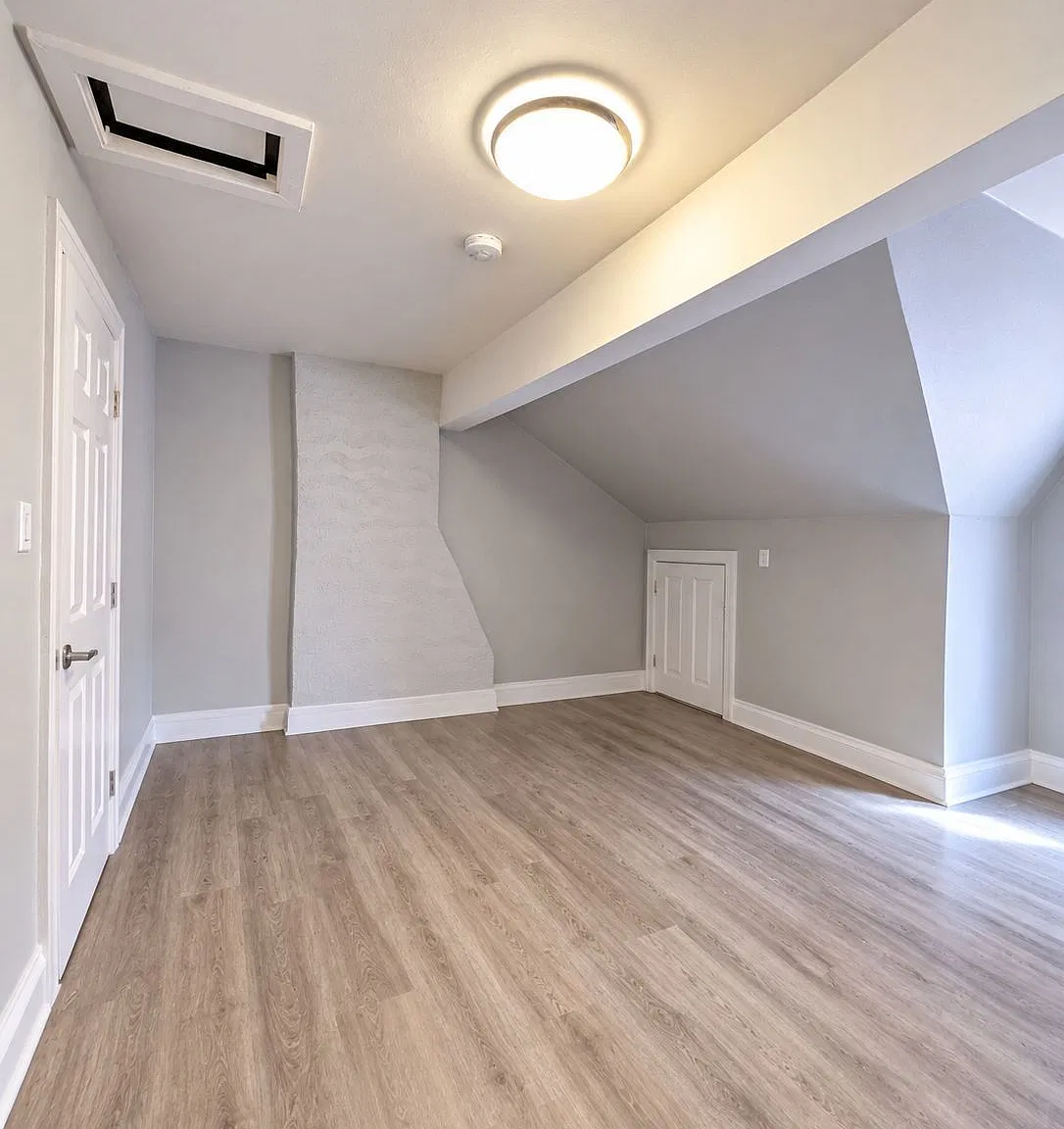 2 bed, $1,600 — Photo 3