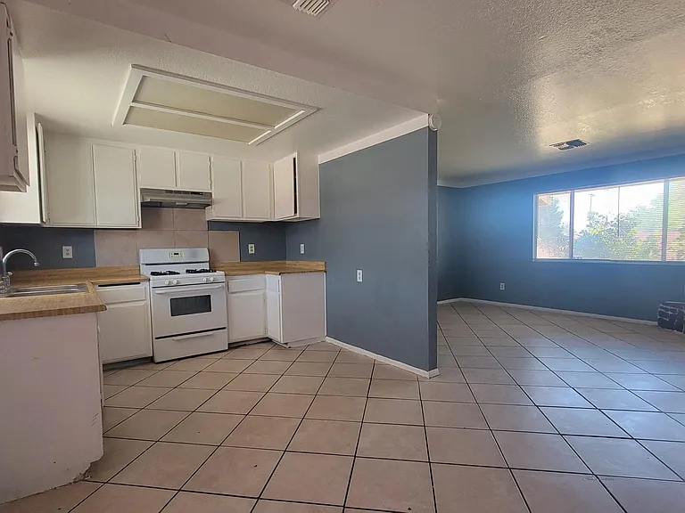 13521 Navajo Rd #6 — Photo 7