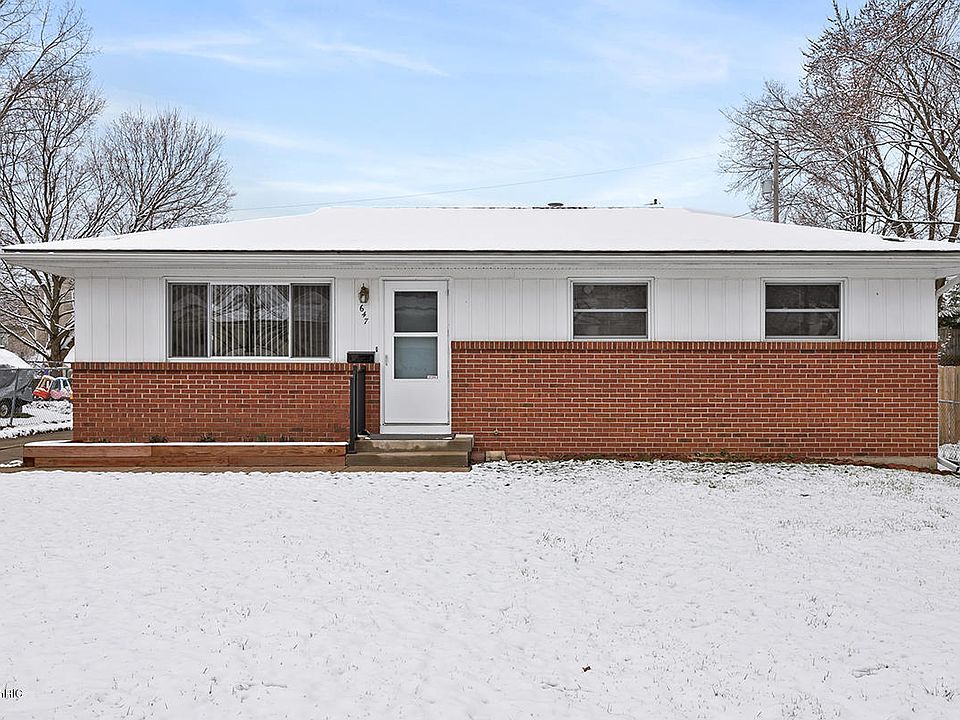 1st image of 647 Ferndale Ave NW