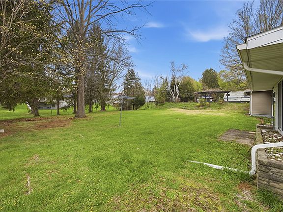5th image of 309 Maple Hts