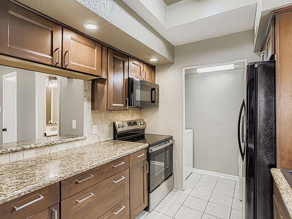 3rd image of 800 Country Place Dr Unit 408