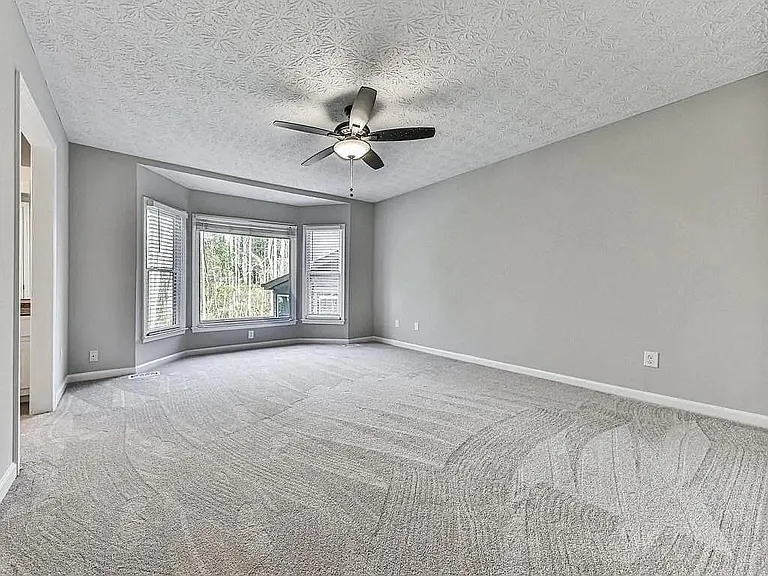 2189 Chartwell Dr — Photo 15