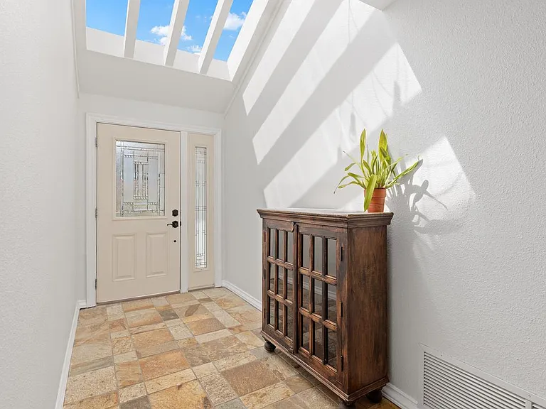 2416 Majano Pl — Photo 2