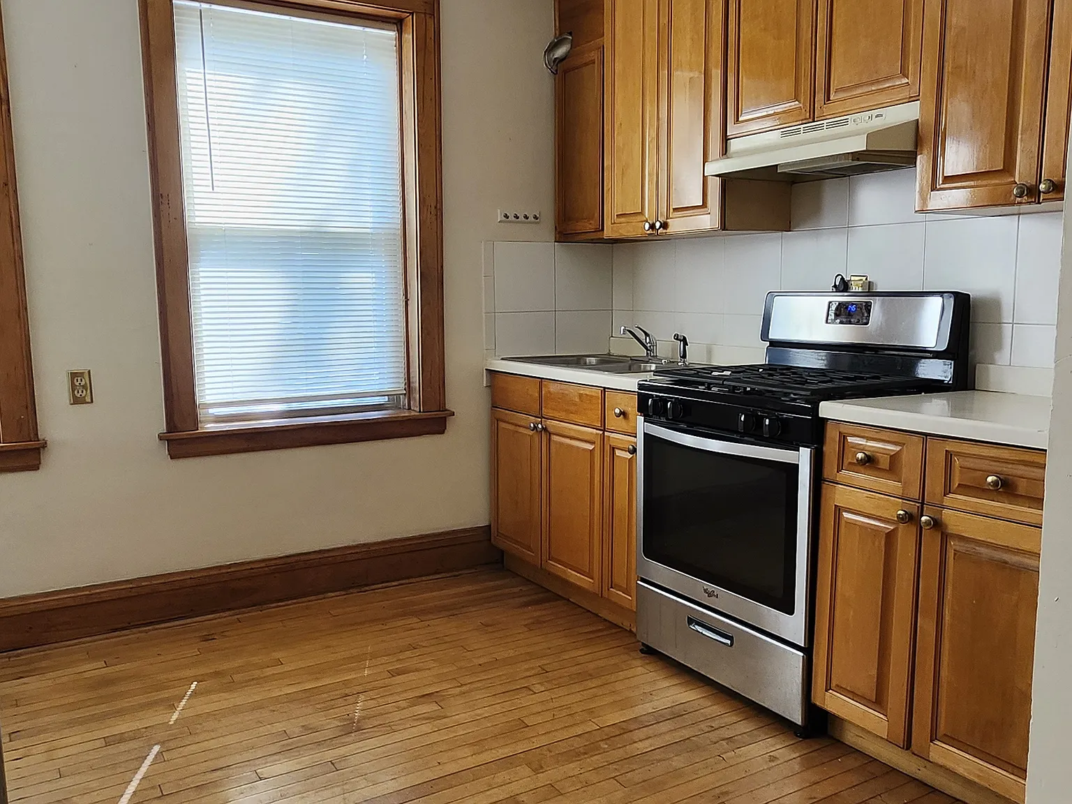 2 bed, 1200 sqft, $1,650 — Photo 2