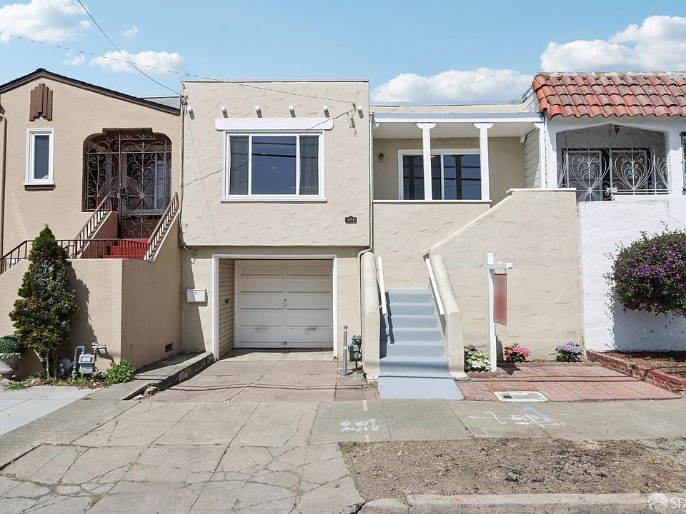 1st image of 471 Mastick Ave