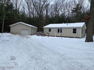 903 S Broton Rd, Muskegon, MI 49442