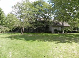 2425 Cedarwood Rd, Pepper Pike, OH 44124