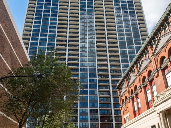 1560 N Sandburg Ter APT 2109J, Chicago, IL 60610