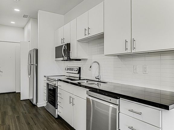2nd image of 1010 S Flores St #3