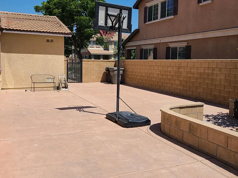 6751 Heathgrove Dr — Photo 23