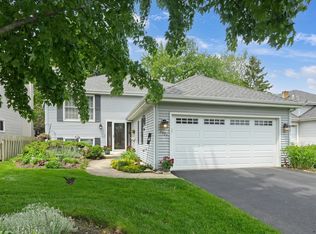1121 Needham Rd, Naperville, IL 60563