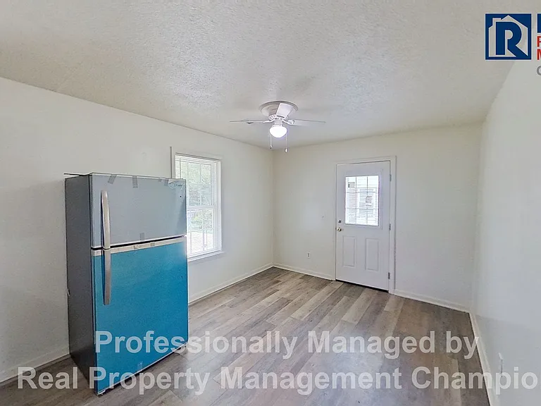 2909 Spaulding Dr — Photo 5