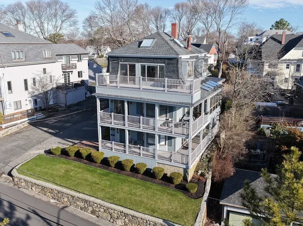 98 Rockland St Floor 3, Swampscott, MA 01907