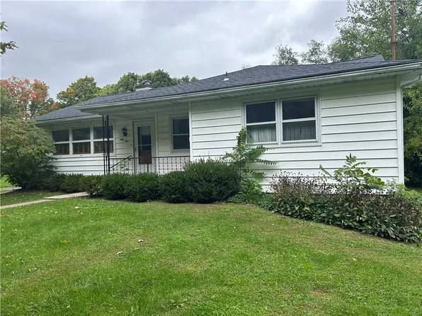 61 Seneca St, Penn Yan, NY 14527