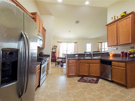 4th image of 511 NE 20th St