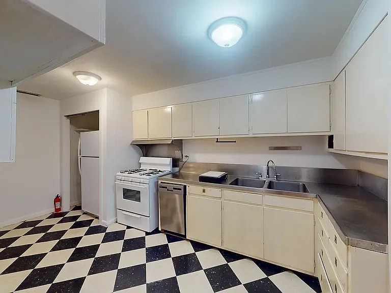 549 Riverside Dr #3S — Photo 9