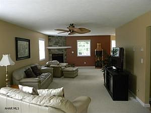 2nd image of 567 Oakwood Dr
