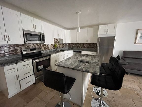 5th image of 4901 Victoria Dr APT 207
