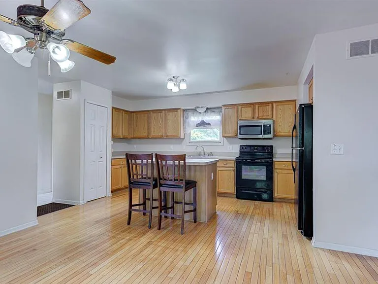 44741 Cherry Hill Rd — Photo 14