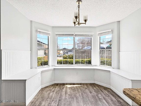 3rd image of 8508 LONG MEADOW Court