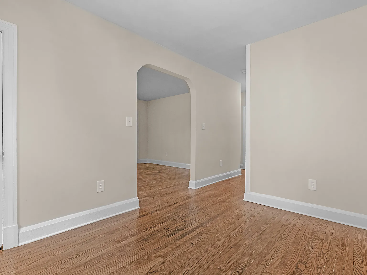 2 bed, 1200 sqft, $1,970 — Photo 4