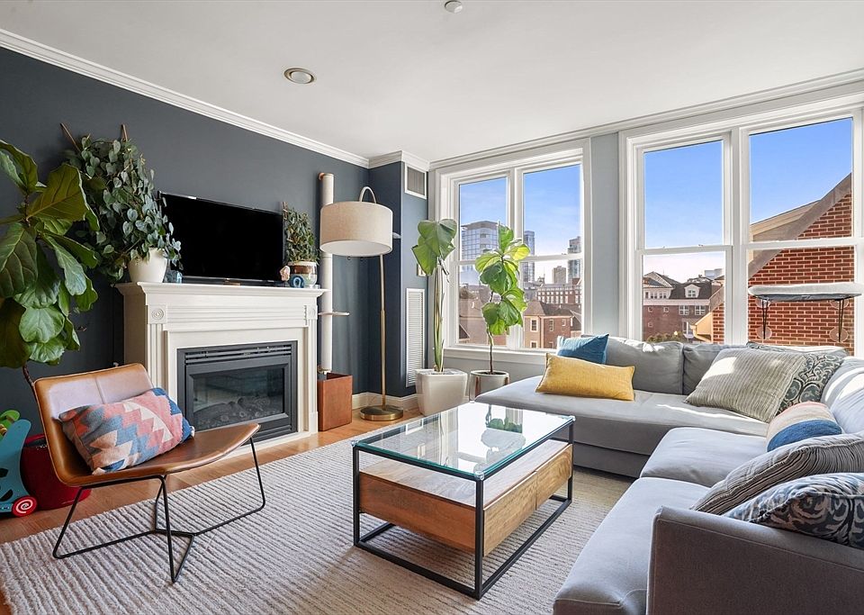 1st image of 65 Chelsea St APT 305