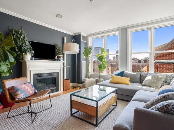 65 Chelsea St APT 305, Boston, MA 02129