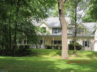 17 Sharrer Rd, Port Murray, NJ 07865