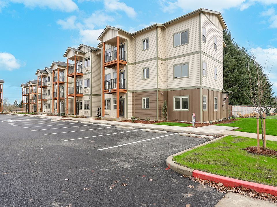 1st image of 300 Hoxton Ave #105